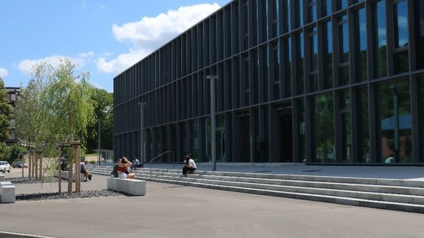 Jugendliche als schwindende zentrale aber immer „erschöpftere“ Ressource? Jugendliche als schwindende zentrale aber immer „erschöpftere“ Ressource?